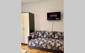 Renovated Cozy Studio 7 At Top Location - Available For Long Term Rentals